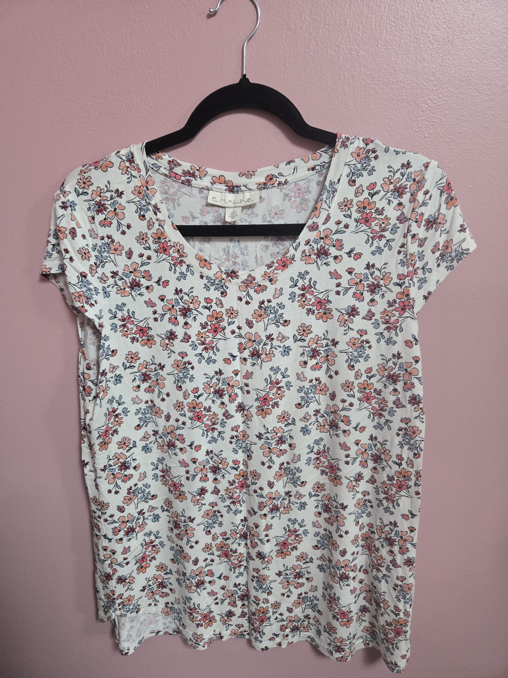 Elle Floral V-Neck Short Sleeve Tee in White with Coral and Blue Flowers